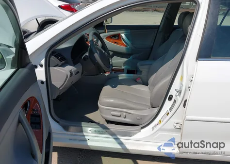 2011 Toyota Camry Xle from USA, damaged, VIN 4T1BF3EK7BU618104